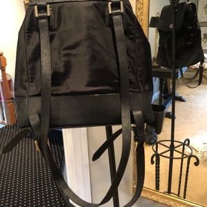 Tory Burch. Knap sack bag lg in almost brand new